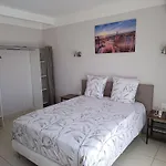 Cosy, Equipe, Wi-fi Proche Clinique Saint-pierre 民宿