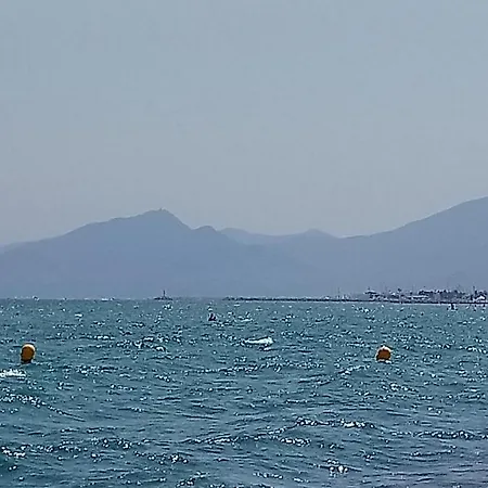 Privat bolig Meuble, Wifi A 10 Minutes De La Plage, Linge Fourni