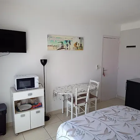 Meuble, Wifi A 10 Minutes De La Plage, Linge Fourni *