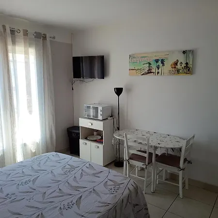Meuble, Wifi A 10 Minutes De La Plage, Linge Fourni