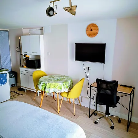 Quarto em Acomodações Particulares Cosy, Equipe, Wi-fi Proche Clinique Saint-pierre *
