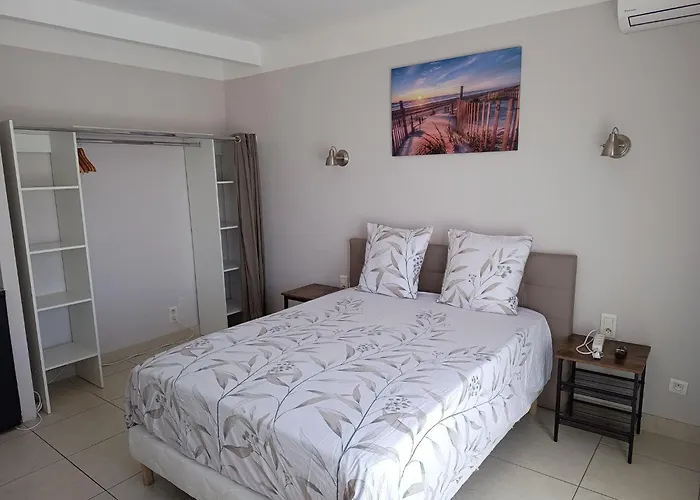 Cosy, Equipe, Wi-fi Proche Clinique Saint-pierre Quarto em Acomodações Particulares