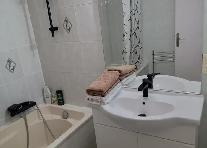 Cosy, Equipe, Wi-fi Proche Clinique Saint-pierre *